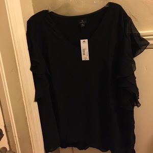 W WORTHINGTON blouse new with tag made in China!